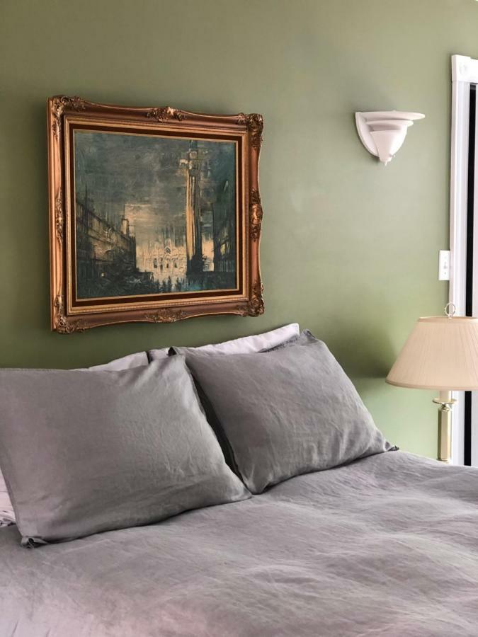 Mahogany Manor Bed & Breakfast Saint John Exteriör bild